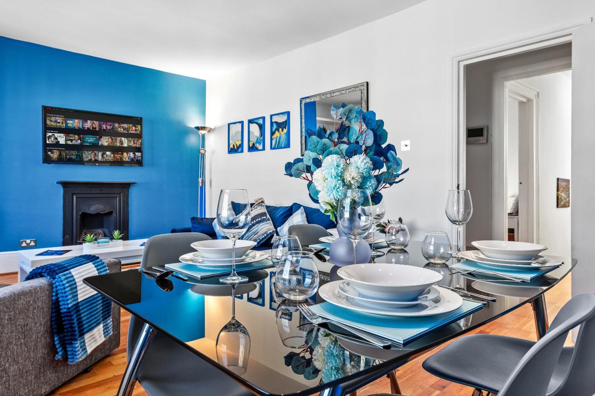 Balcony Blue Theme 1 Bedroom Central London Luxury Flat Near Hyde Park! Accommodates Up To 6! Double Sofa Bed And Next To Station! Dış mekan fotoğraf