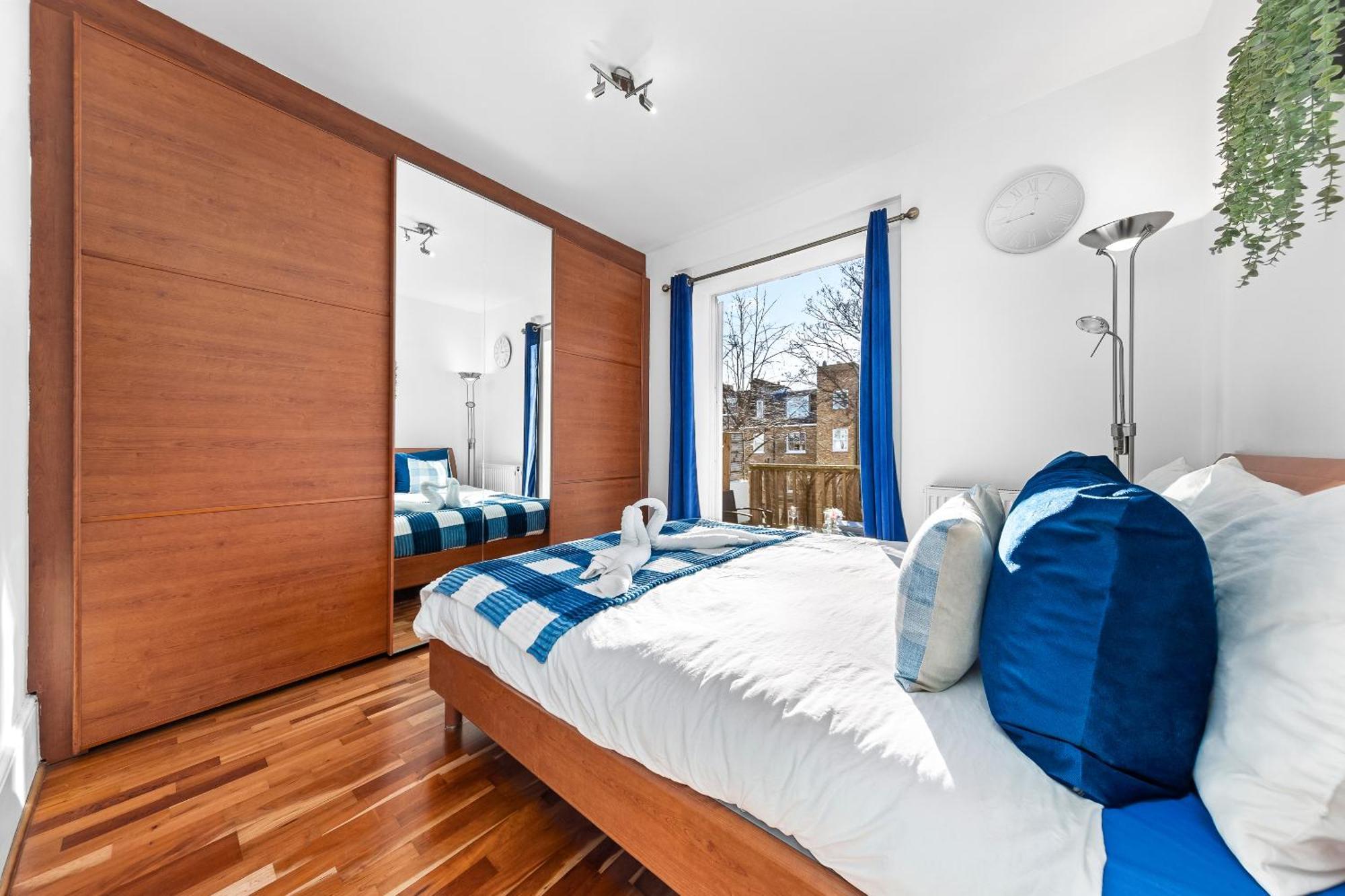 Balcony Blue Theme 1 Bedroom Central London Luxury Flat Near Hyde Park! Accommodates Up To 6! Double Sofa Bed And Next To Station! Dış mekan fotoğraf