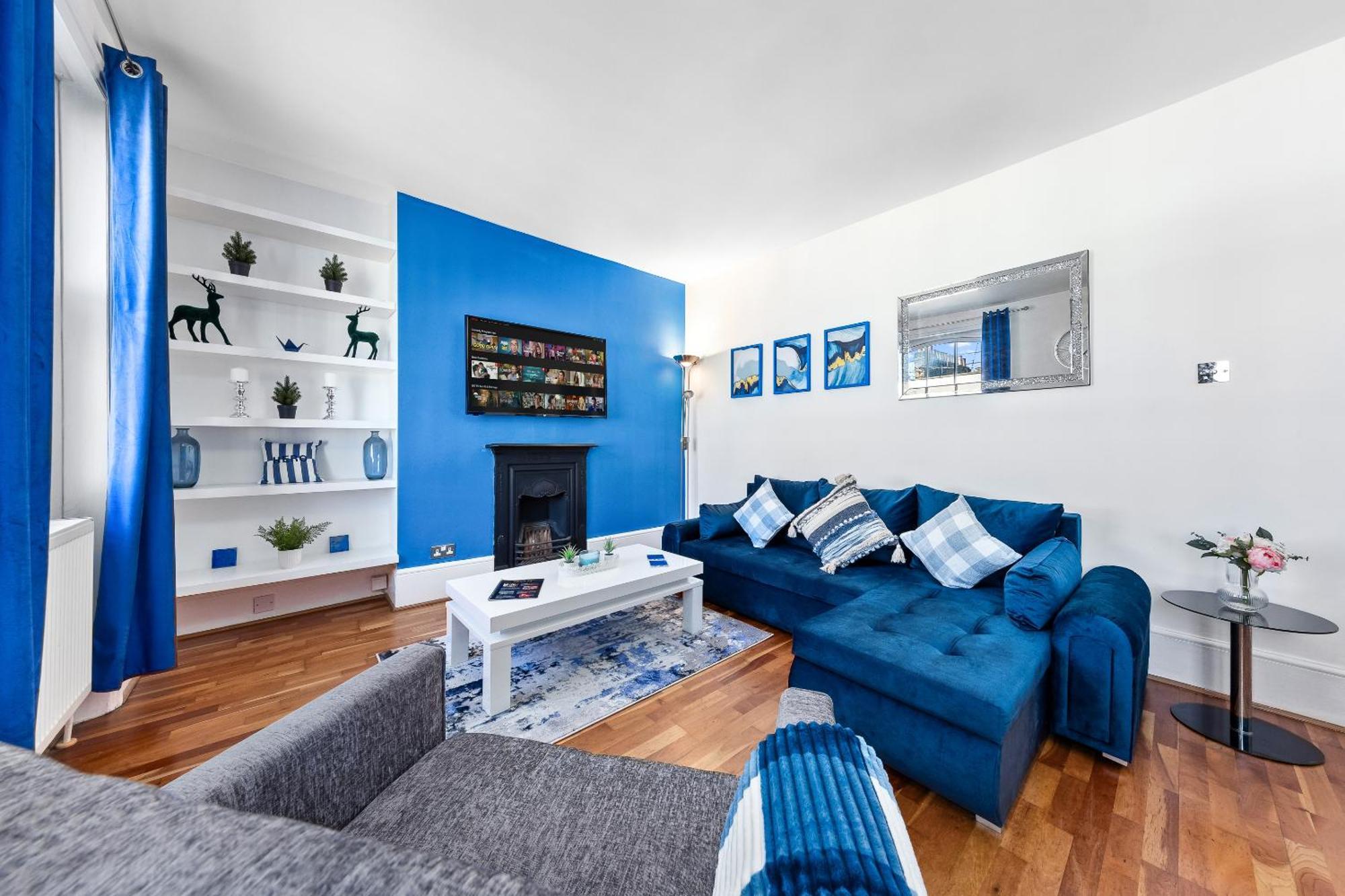 Balcony Blue Theme 1 Bedroom Central London Luxury Flat Near Hyde Park! Accommodates Up To 6! Double Sofa Bed And Next To Station! Dış mekan fotoğraf