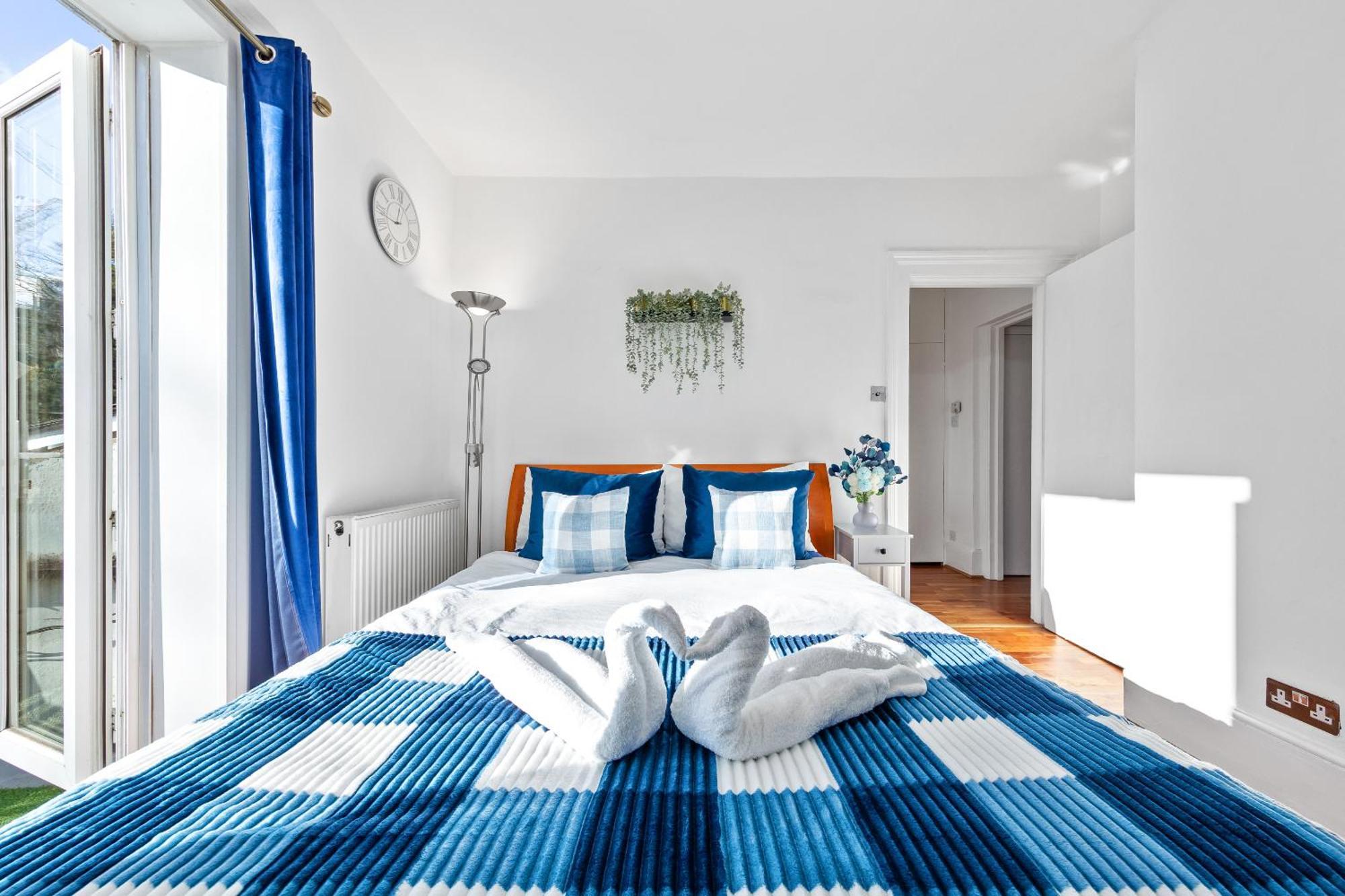 Balcony Blue Theme 1 Bedroom Central London Luxury Flat Near Hyde Park! Accommodates Up To 6! Double Sofa Bed And Next To Station! Dış mekan fotoğraf