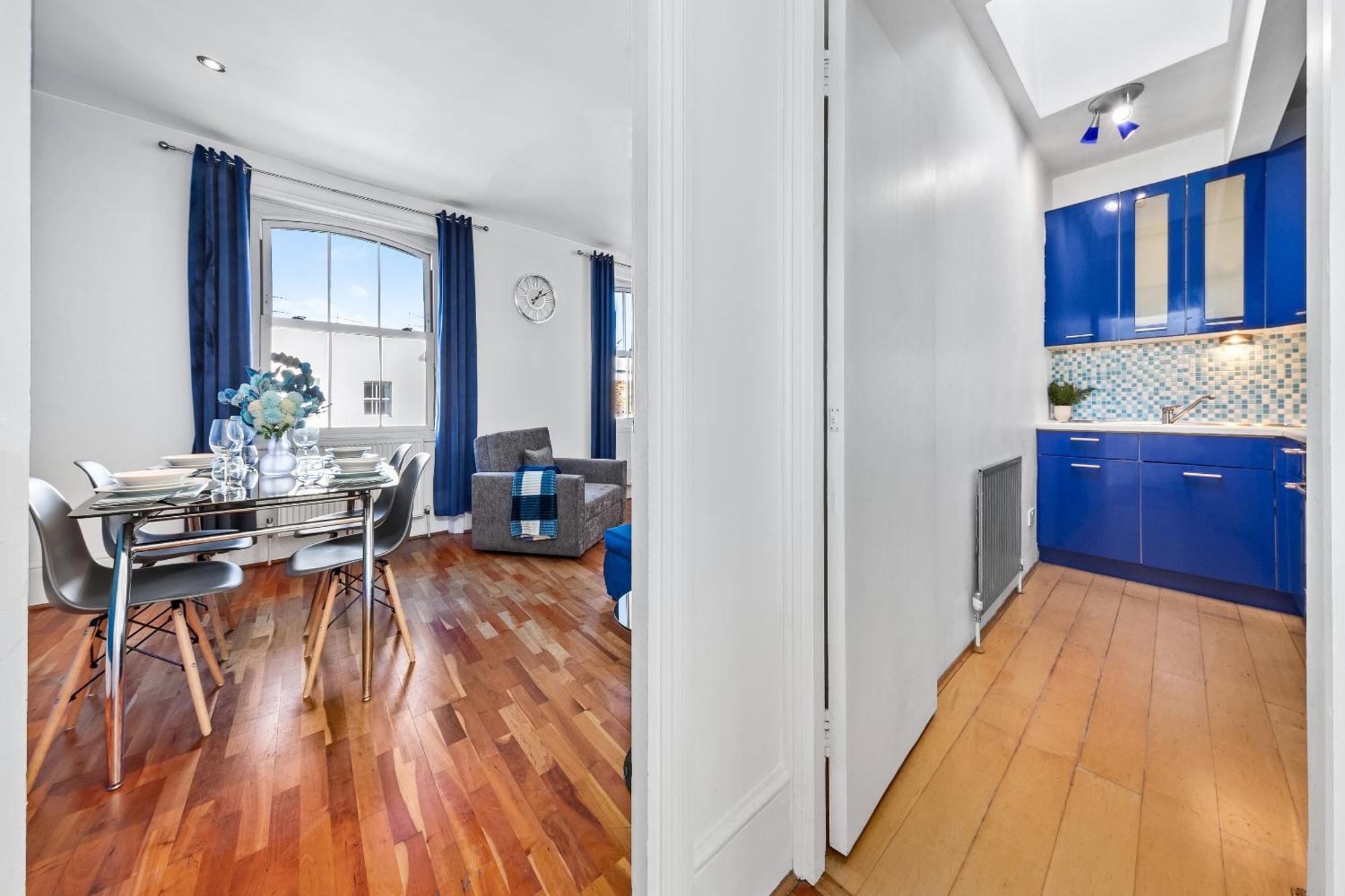 Balcony Blue Theme 1 Bedroom Central London Luxury Flat Near Hyde Park! Accommodates Up To 6! Double Sofa Bed And Next To Station! Dış mekan fotoğraf
