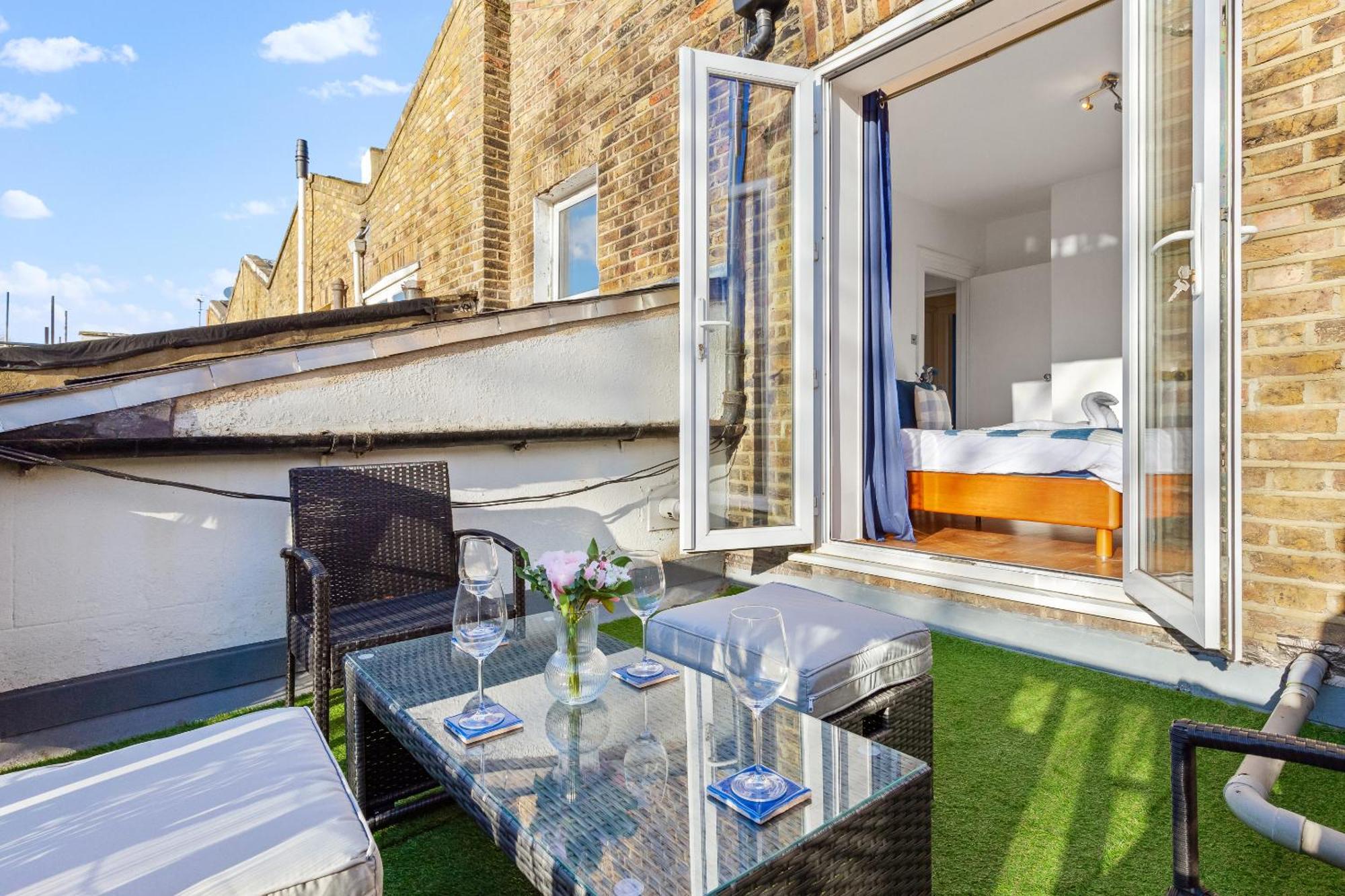 Balcony Blue Theme 1 Bedroom Central London Luxury Flat Near Hyde Park! Accommodates Up To 6! Double Sofa Bed And Next To Station! Dış mekan fotoğraf