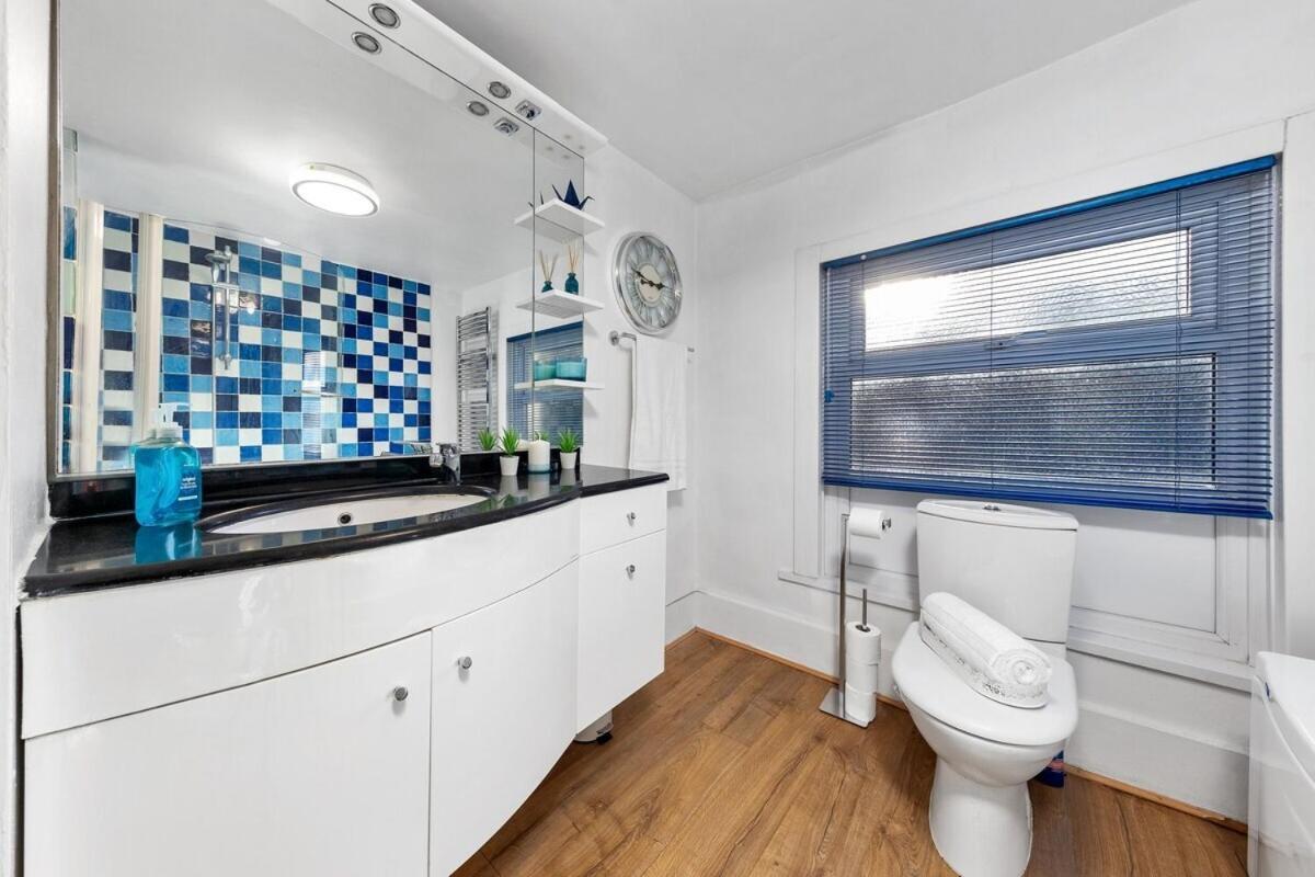 Balcony Blue Theme 1 Bedroom Central London Luxury Flat Near Hyde Park! Accommodates Up To 6! Double Sofa Bed And Next To Station! Dış mekan fotoğraf