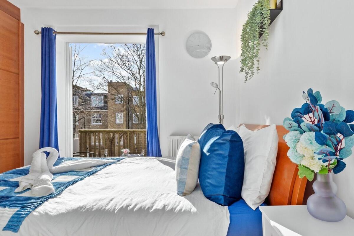 Balcony Blue Theme 1 Bedroom Central London Luxury Flat Near Hyde Park! Accommodates Up To 6! Double Sofa Bed And Next To Station! Dış mekan fotoğraf
