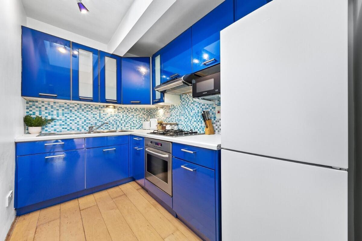 Balcony Blue Theme 1 Bedroom Central London Luxury Flat Near Hyde Park! Accommodates Up To 6! Double Sofa Bed And Next To Station! Dış mekan fotoğraf