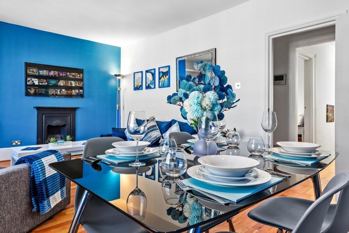 Balcony Blue Theme 1 Bedroom Central London Luxury Flat Near Hyde Park! Accommodates Up To 6! Double Sofa Bed And Next To Station! Dış mekan fotoğraf