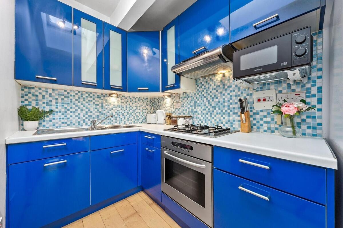 Balcony Blue Theme 1 Bedroom Central London Luxury Flat Near Hyde Park! Accommodates Up To 6! Double Sofa Bed And Next To Station! Dış mekan fotoğraf