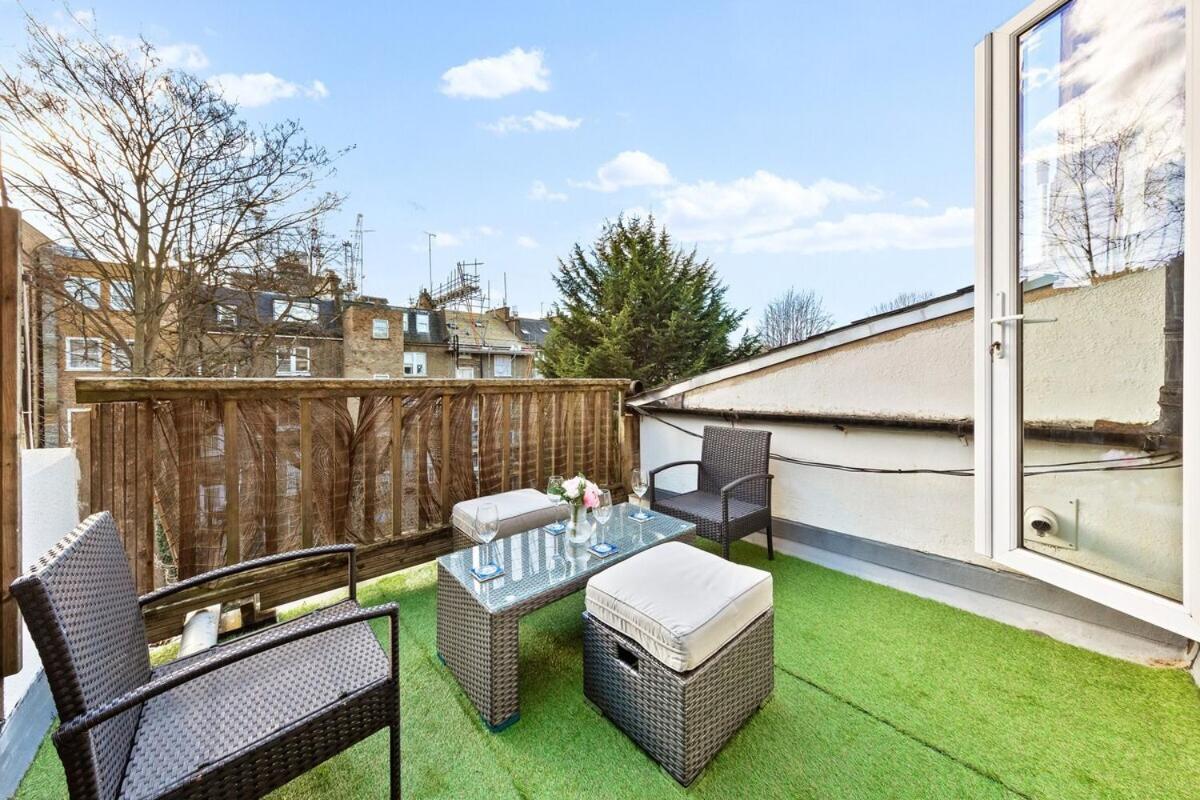 Balcony Blue Theme 1 Bedroom Central London Luxury Flat Near Hyde Park! Accommodates Up To 6! Double Sofa Bed And Next To Station! Dış mekan fotoğraf