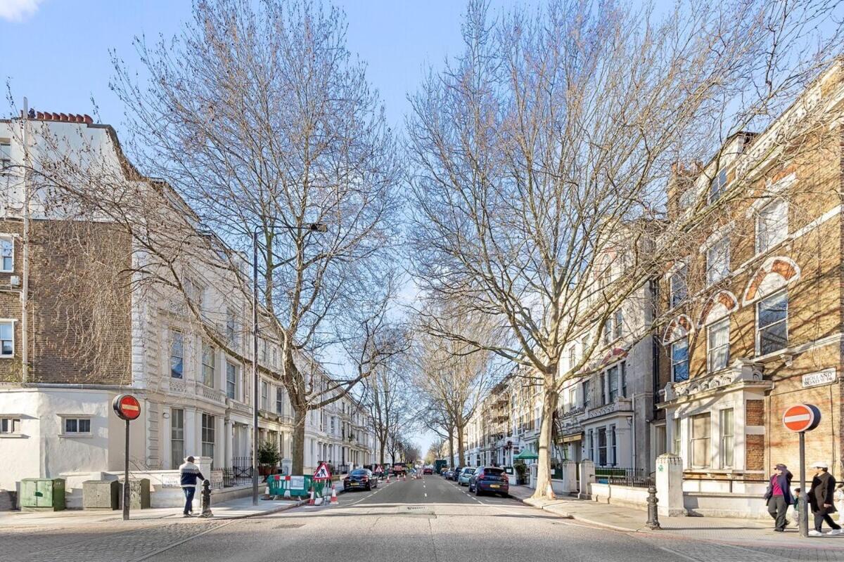 Balcony Blue Theme 1 Bedroom Central London Luxury Flat Near Hyde Park! Accommodates Up To 6! Double Sofa Bed And Next To Station! Dış mekan fotoğraf