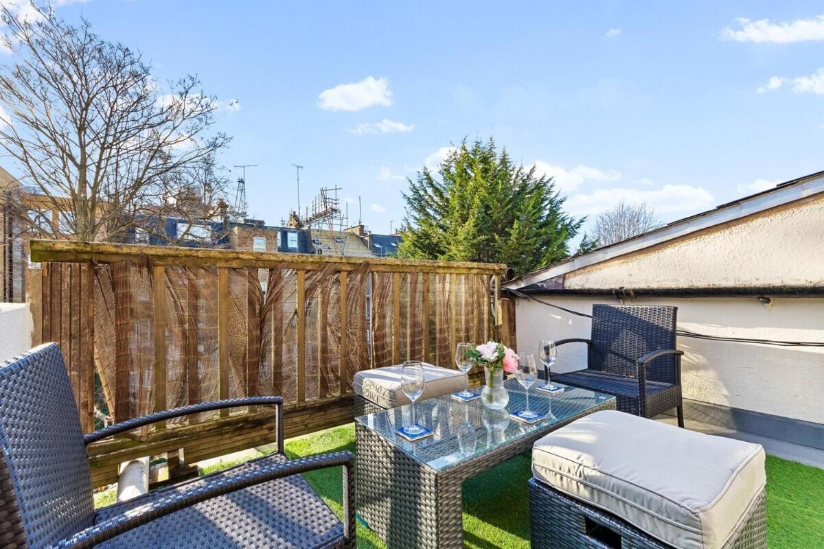 Balcony Blue Theme 1 Bedroom Central London Luxury Flat Near Hyde Park! Accommodates Up To 6! Double Sofa Bed And Next To Station! Dış mekan fotoğraf